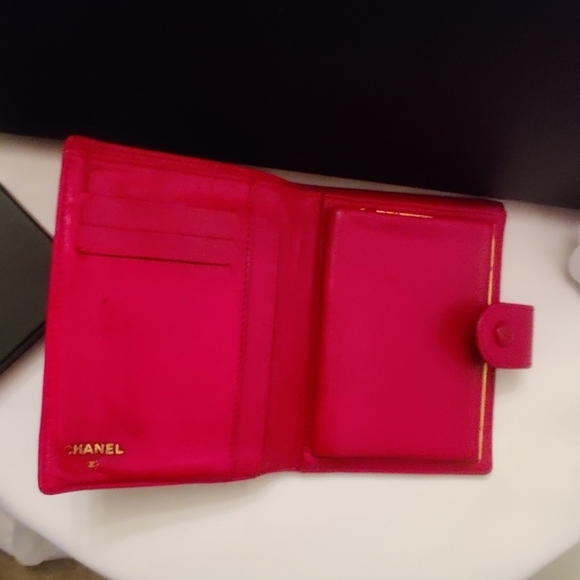 🔥🔥🔥CHANEL Red CC Logo Cavair Wallet Authentic - Picture 4 of 10
